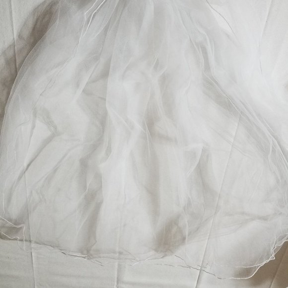 First Communion Flower Girl Veil attached to comb, flowers, pearls 24" long NIP - Picture 2 of 3